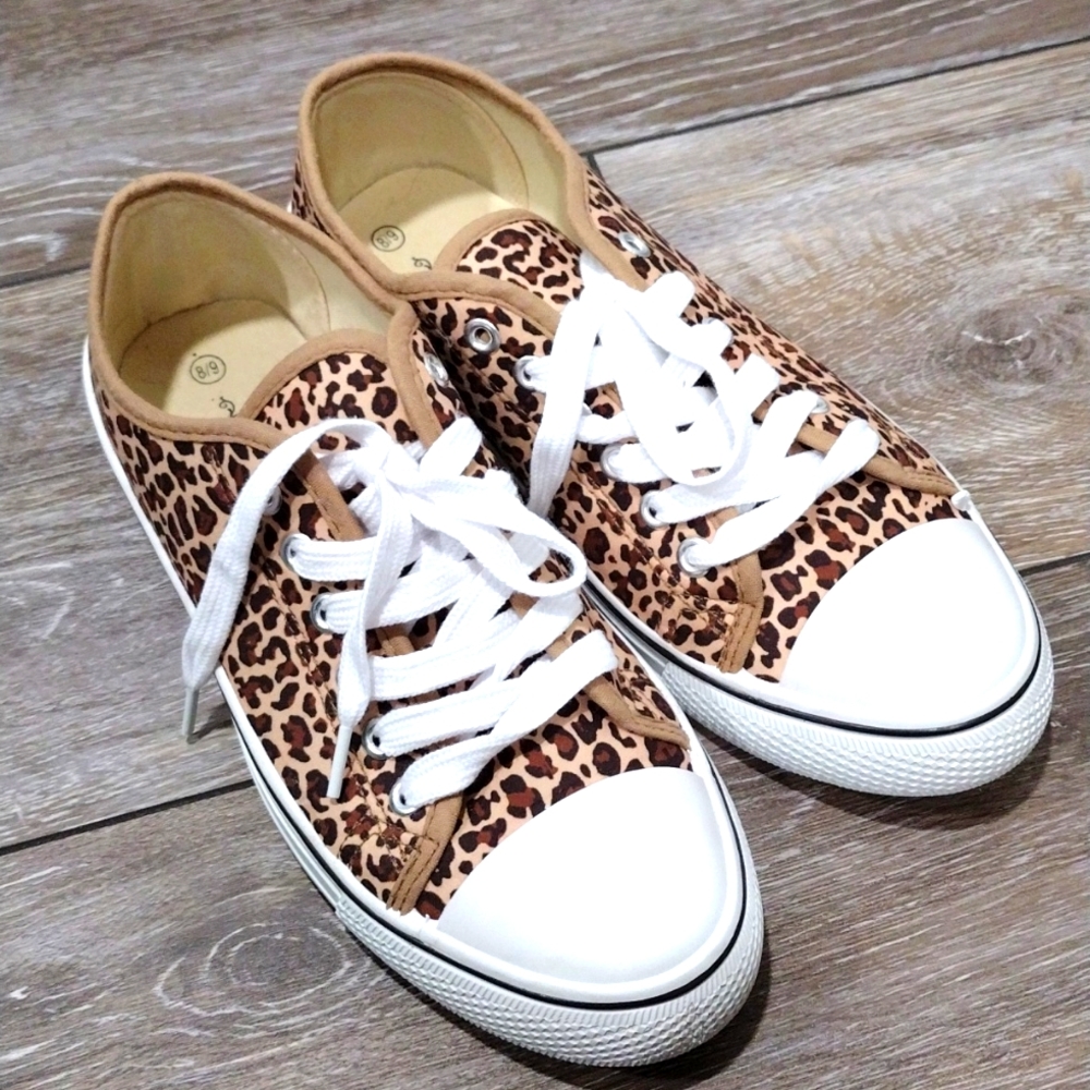Sole Mates brown and orange tiger print sneakers. NWOT. 8 to 9